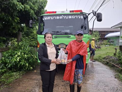 ลงพื้นที่เพื่อเเก้ไขปัญหาน้ำท่วมขังบริเวณซอยกลางหมู่บ้าน หมู่ที่ 1