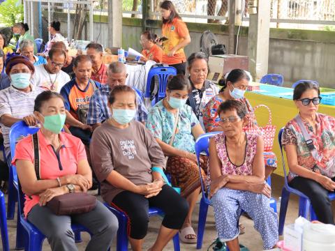 การอบรมและตรวจคัดกรองสารเคมีตกค้างในเลือดเกษตรกร หมู่ที่ 8