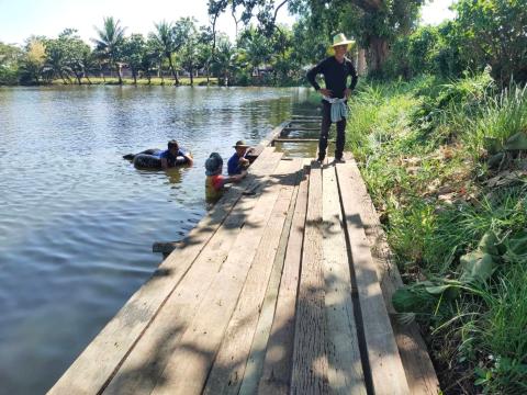 เตรียมสถานที่สำหรับให้ประชาชนลอยกระทง