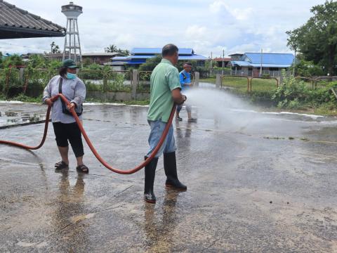 ลงพื้นที่ดำเนินการทำความสะอาดและจัดระเบียบพื้นที่ตลาดลานค้าชุมชน
