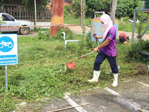 ลงพื้นที่ดำเนินการทำความสะอาดและจัดระเบียบพื้นที่ตลาดลานค้าชุมชน
