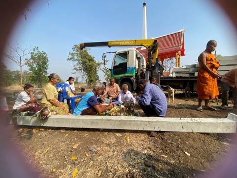 พิธียกเสาเอก เสาโท เพื่อสร้างศาลาธรรมสังเวชน์