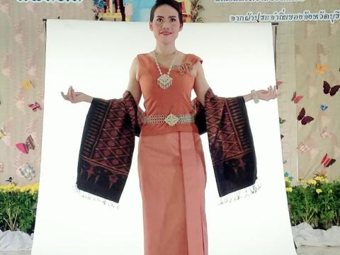 ถ่ายภาพลงนิตยสาร กิจกรรมผ้าใหมการกุศล