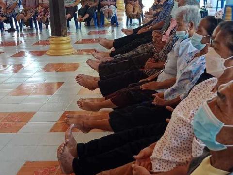 โครงการส่งเสริมสุขภาพผู้สูงอายุแบบองค์รวมในชุมชน