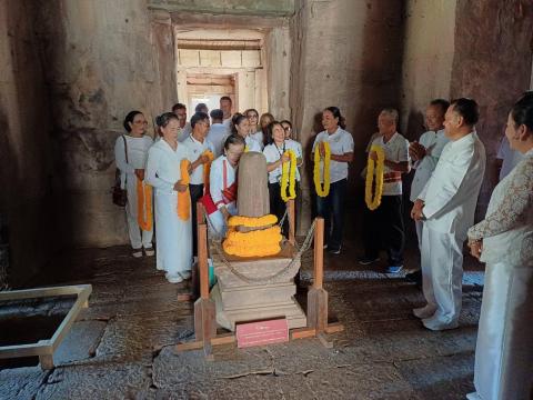 ร่วมทำพิธีบวงสรวงพระศิวะมหาเทพ