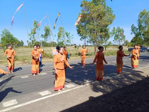 ร่วมพิธีเปิดตลาดนัดท้องถิ่นสีเขียว