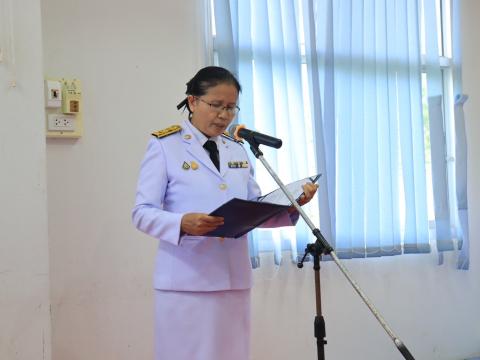 พิธี รับพระราชทานพระบรมฉายาลักษณ์ พระบาทสมเด็จพระเจ้าอยู่หัวที่ ฉายกับสมเด็จพระนางเจ้าฯพระบรมราชินี