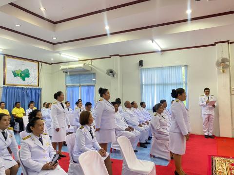 พิธี รับพระราชทานพระบรมฉายาลักษณ์ พระบาทสมเด็จพระเจ้าอยู่หัวที่ ฉายกับสมเด็จพระนางเจ้าฯพระบรมราชินี