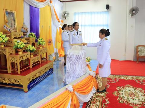 พิธี รับพระราชทานพระบรมฉายาลักษณ์ พระบาทสมเด็จพระเจ้าอยู่หัวที่ ฉายกับสมเด็จพระนางเจ้าฯพระบรมราชินี