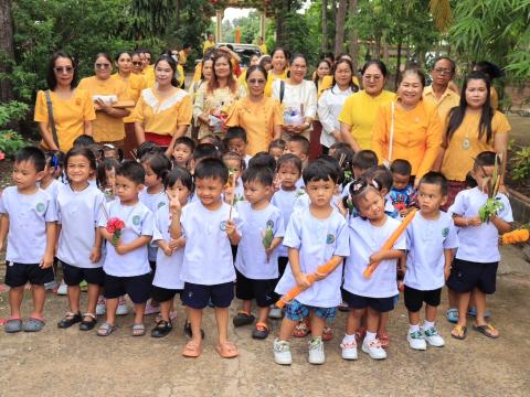 ถวายเทียนพรรษา และเวียนเทียน เนื่องในวันอาสาฬหบูชาและวันเข้าพรรษา