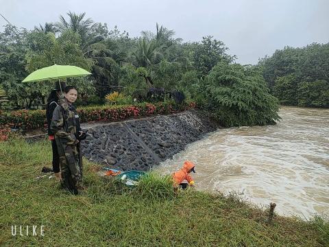 ตรวจสถานการณ์น้ำหลากถนนสายบ้านโคกสำราญ หมู่ที่10