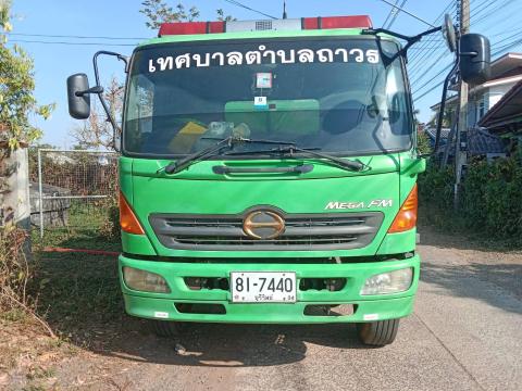 นำรถน้ำเติมน้ำถังเก็บน้ำปะปา