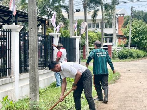 ขุดลอกทางระบายน้ำรอบอาคารสำนักงานเทศบาลตำบลถาวร