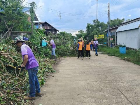 ลงพื้นที่สำรวจตัดแต่งกิ่งไม้ที่กีดขวางทางจราจร