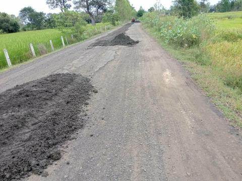 ซ่อมแซมถนนเส้นหนองเบือก และหมู่ที่ 5 บ้านหนองปรือ