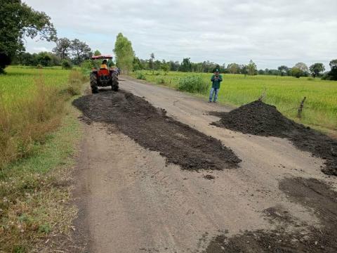 ซ่อมแซมถนนเส้นหนองเบือก และหมู่ที่ 5 บ้านหนองปรือ