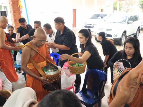 พิธีทำบุญตักบาตรถวายพระราชกุศลแด่สมเด็จพระนางเจ้าสิริกิติ์ฯ