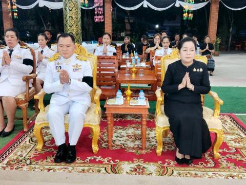 ร่วมพิธีบำเพ็ญกุศลสวดพระพุทธมนต์หรือสวดพระอภิธรรมอุทิศถวายพระราชกุศล