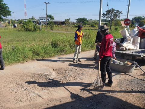 งพื้นที่ซ่อมถนนคอนกรีตที่ชำรุดบริเวณหน้าโรงสี หมู่ที่ 2