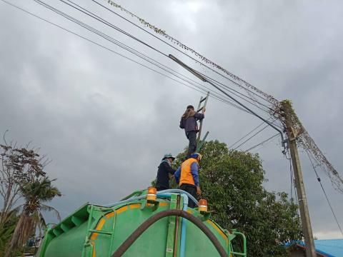 ซ่อมแซมไฟฟ้าส่องสว่าง ในพื้นที่หมู่ที่ 3