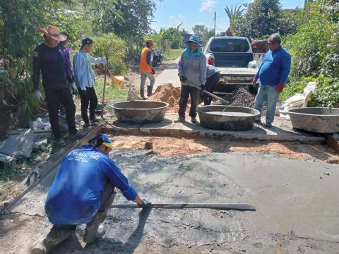 ลงพื้นที่ซ่อมแซมถนนในพื้นที่ หมู่ที่ 1