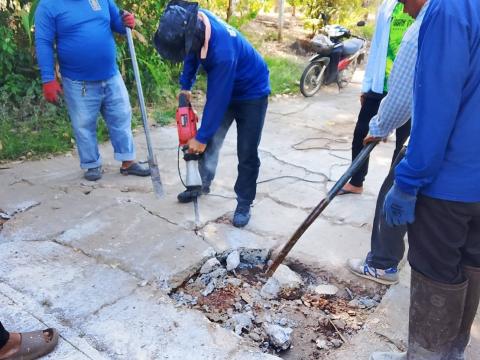 ลงพื้นที่ซ่อมแซมถนนในพื้นที่ หมู่ที่ 1