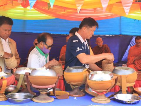 บวงสรวงอนุสาวรีย์ผู้ก่อตั้งบ้านถาวร และงานบุญกลางบ้าน-บุญข้าวจี่ ประจำปี 2569