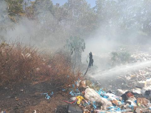 ออกระงับเหตุเหตุไฟไหม้บ่อขยะพื้นที่หมู่ที่ 8