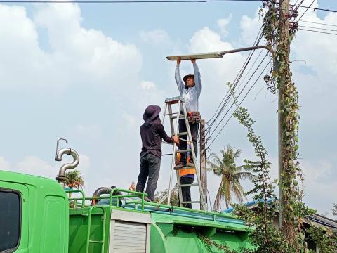 ซ่อมแซมไฟฟ้าส่องสว่าง