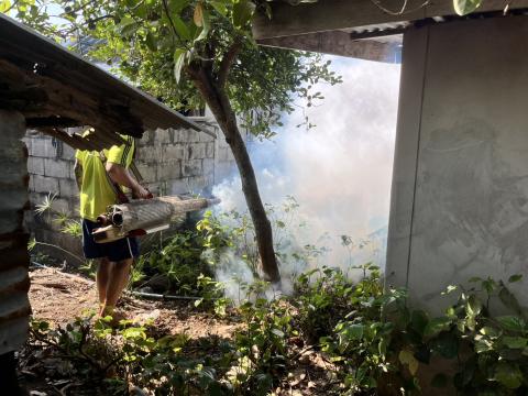 พ่นหมอกควันกำจัดยุงลาย