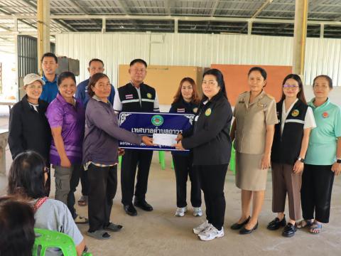 มอบความช่วยเหลือและให้กำลังใจแก่ประชาชนผู้ประสบสาธารณภัย
