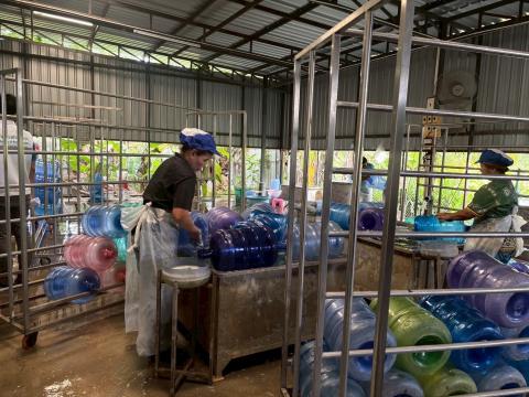 ออกตรวจโรงน้ำดื่มในพื้นที่ตำบลถาวร